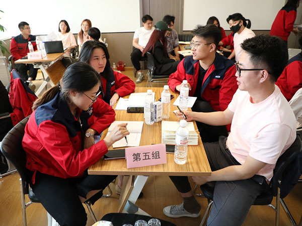 公司銷售業(yè)務(wù)團(tuán)隊(duì)開展專題培訓(xùn)